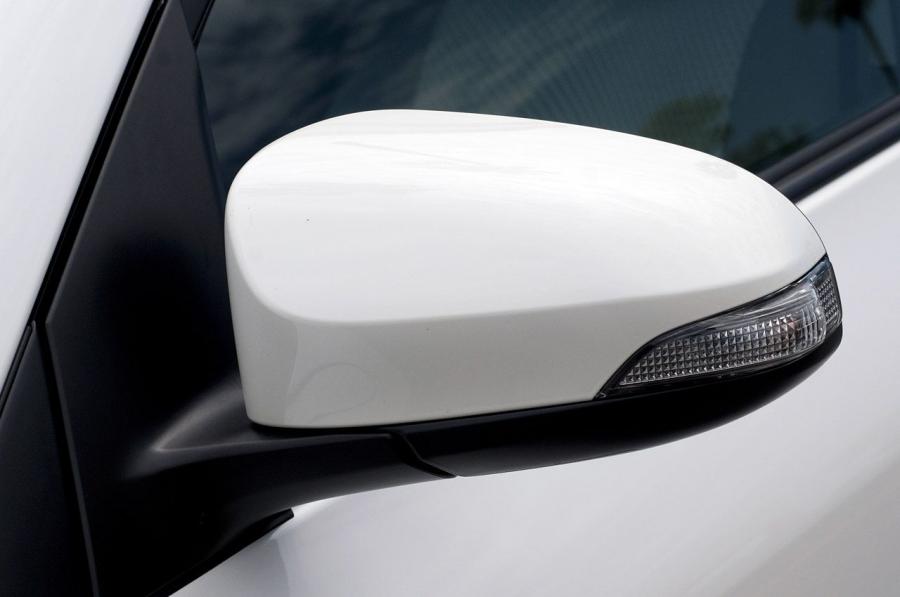  Toyota RAV4 EV 2012 года  (фото 101 из 107)